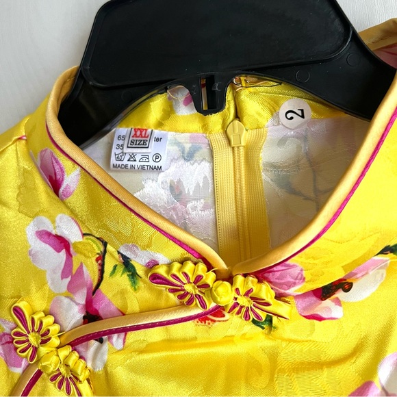 Sexy vibrant yellow Chinese dress - Picture 9 of 9